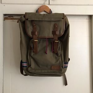AVi-8 Backpack